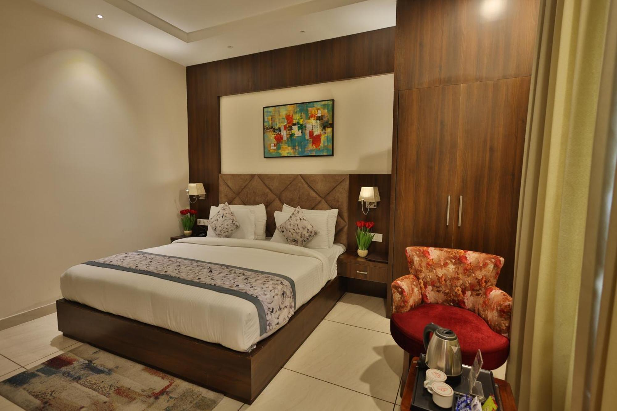 Hotel Ramaya Inn Raiwala Kültér fotó